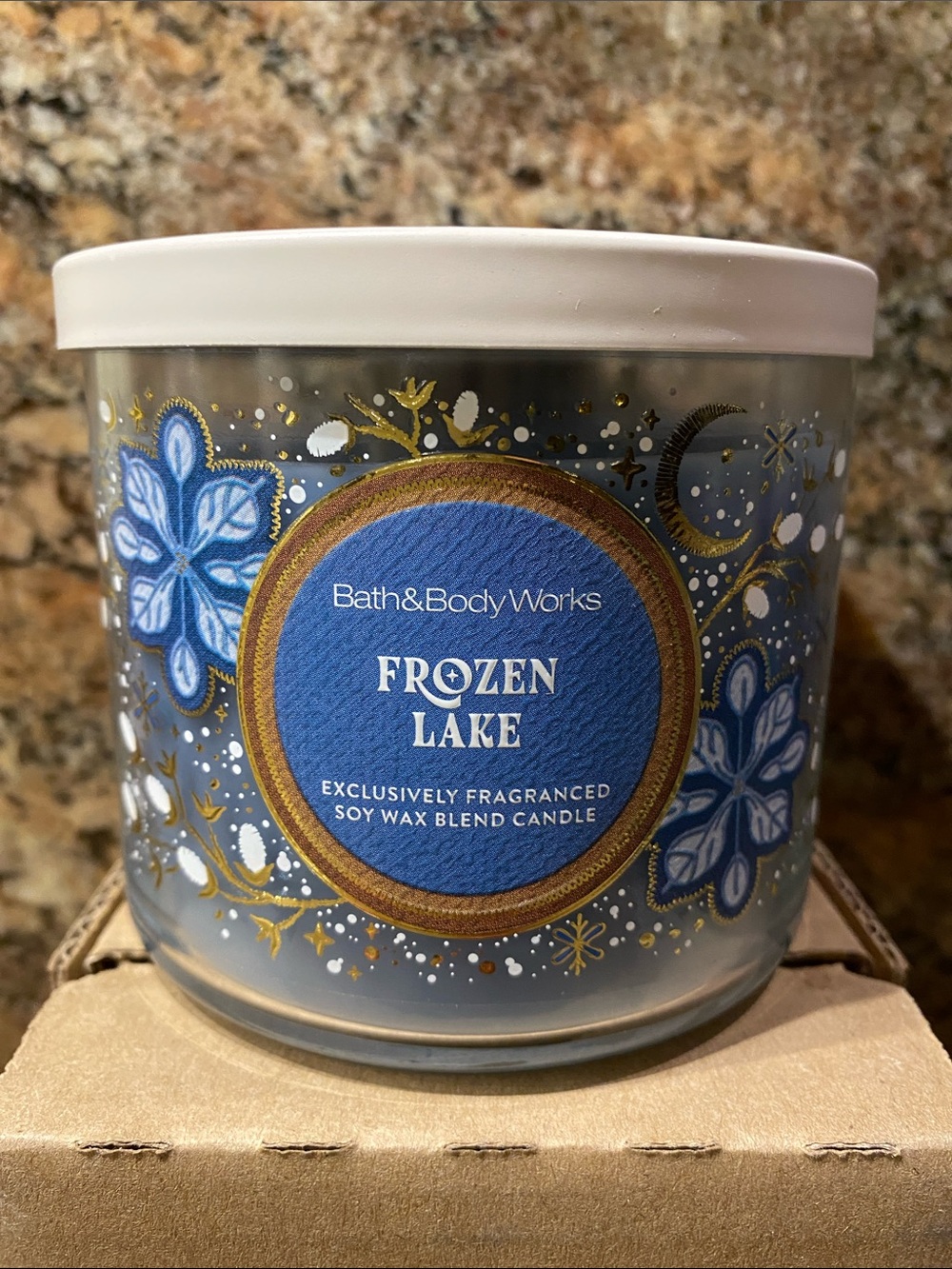 “FROZEN LAKE” by B&BW / WB, 3-Wick Scented Candle, 14.5 oz / 411 g, NWT base+Box